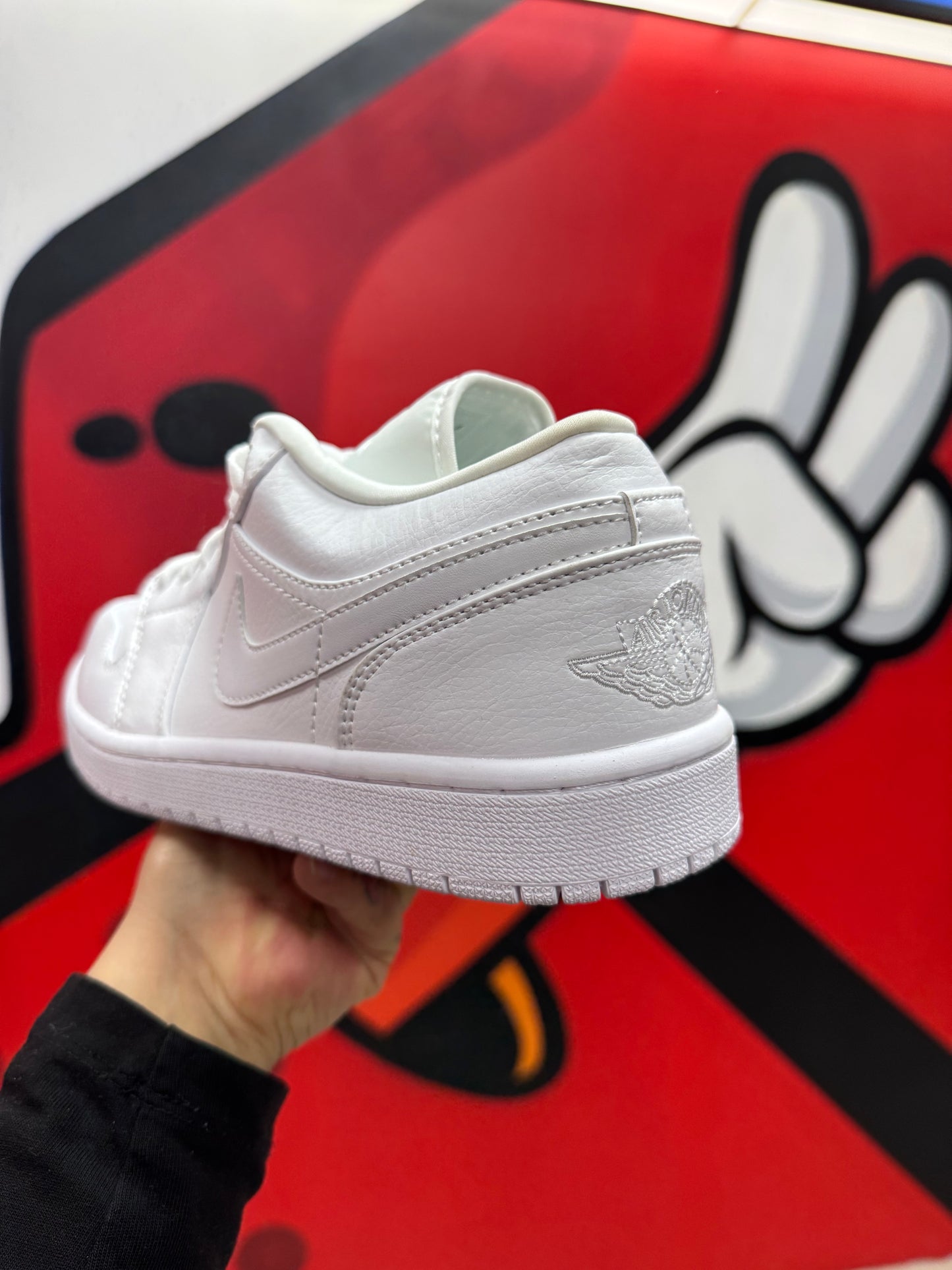 Retro 1 Low Triple white