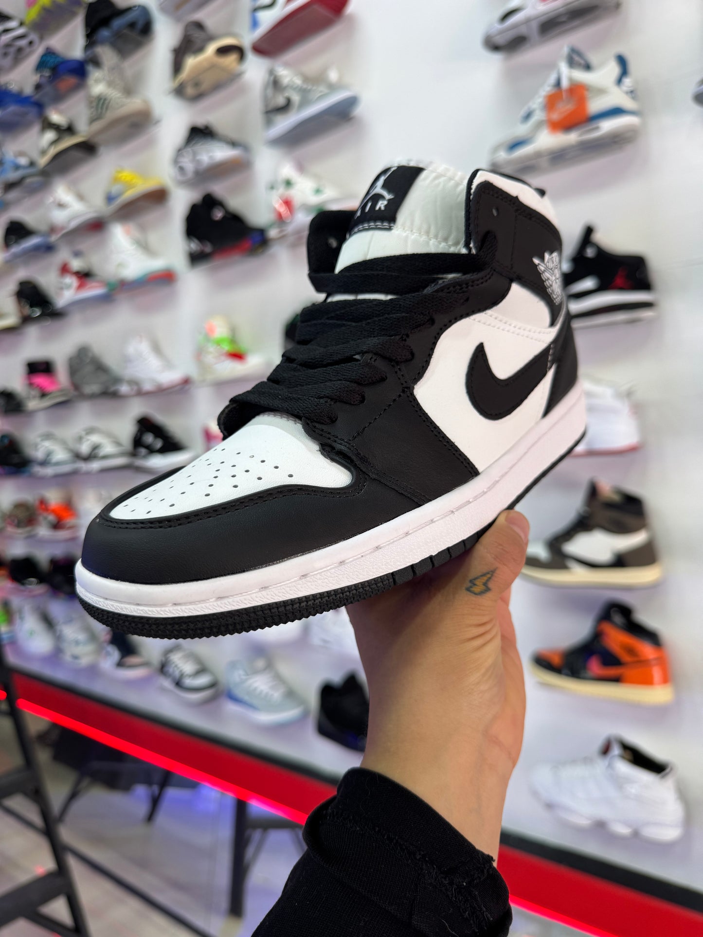 Retro 1 Panda