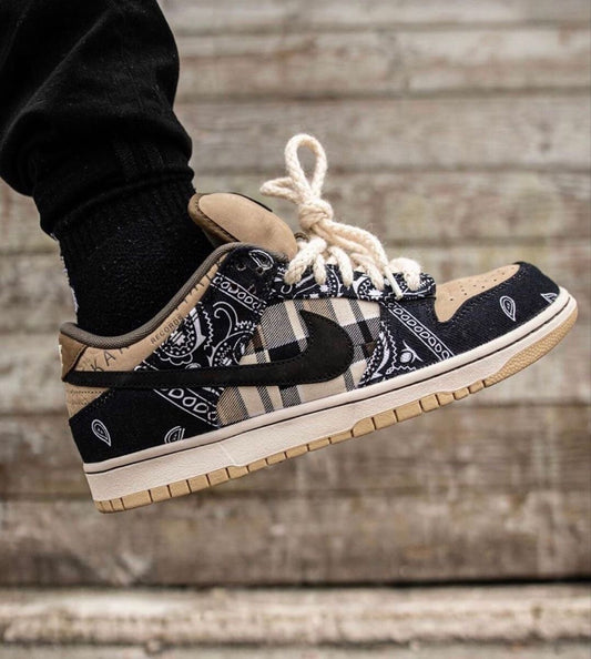 Dunk Low Travis Pañuelo