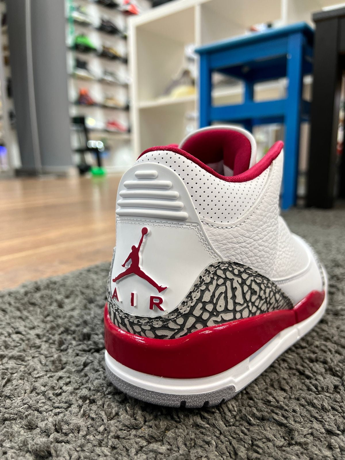 Retro 3 Cardinal