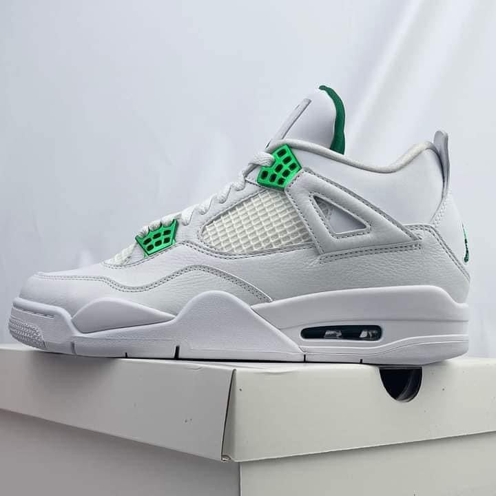 Retro 4 Metallic Green