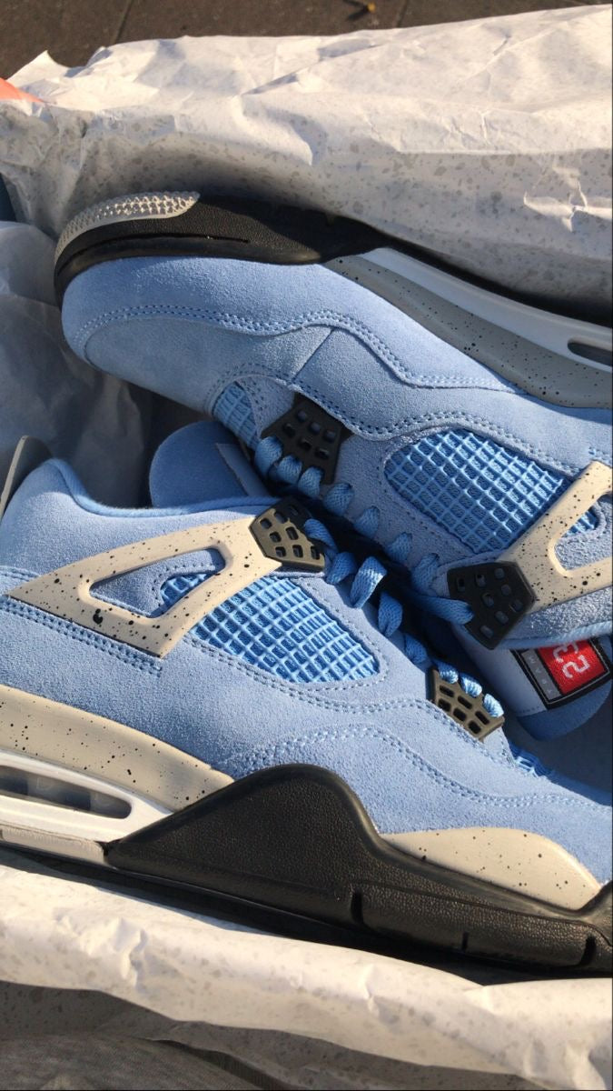 Retro 4 University Blue