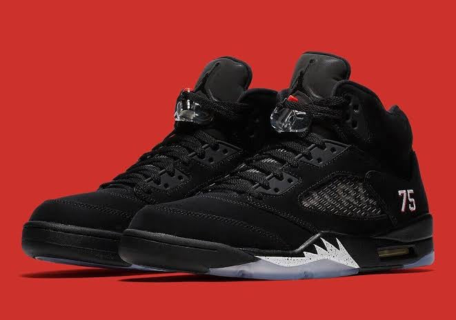 Retro 5 Black cat