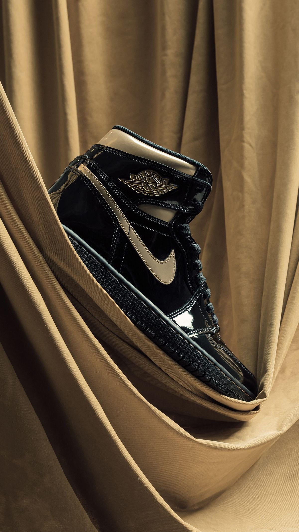 Retro 1 Black Patent Gold