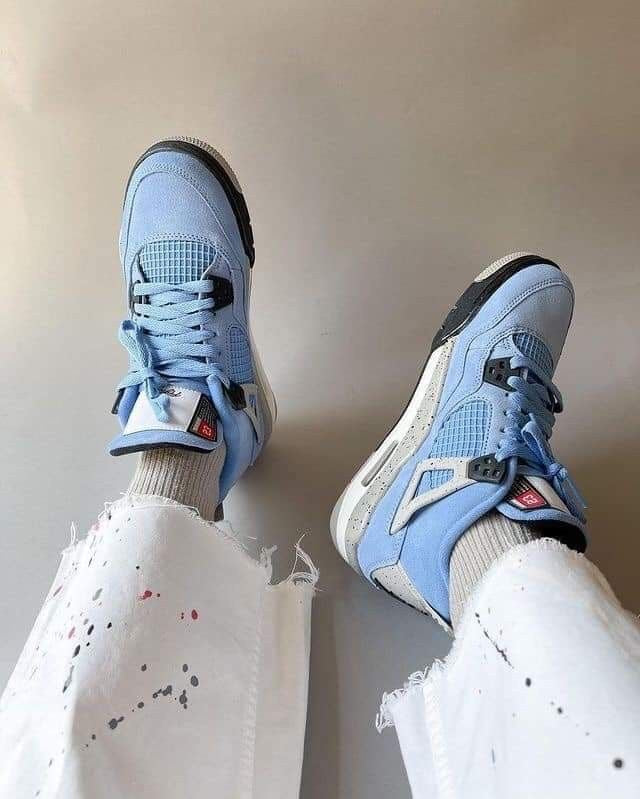 Retro 4 University Blue