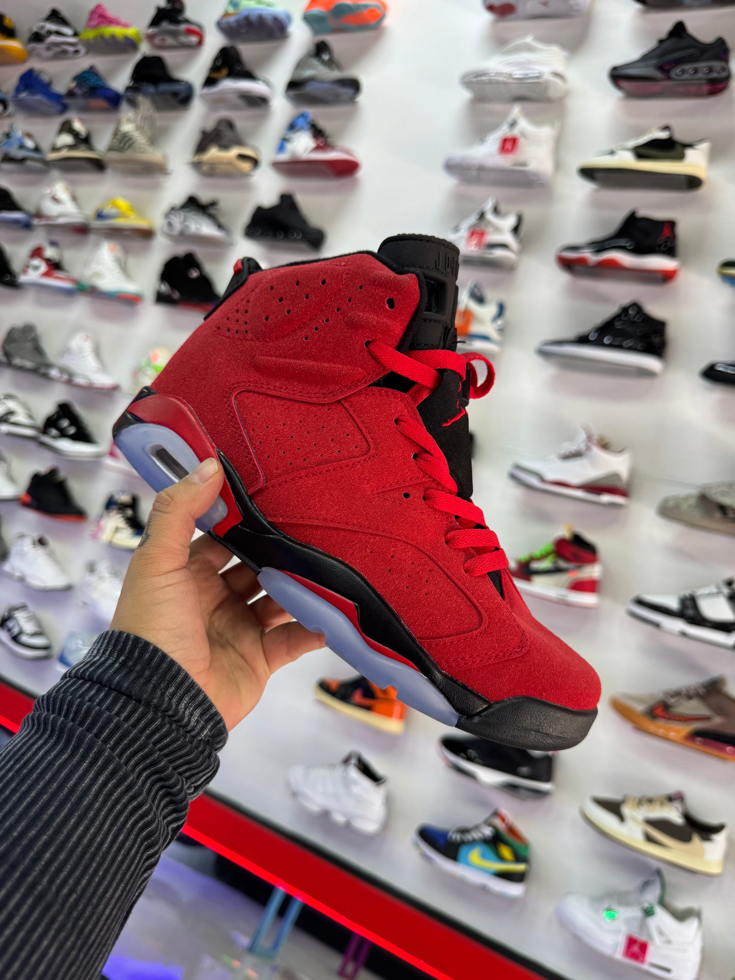 Retro 6 Toro Bravo